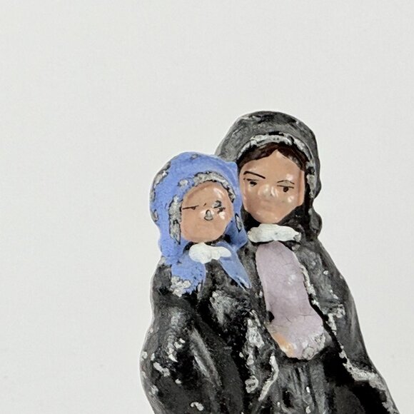 Amish Family Figurines Couple Hand-Painted Vintage Set Mini Cast Iron Figures - Picture 5 of 8